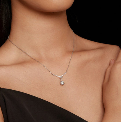 Moissanite Bow - Necklace