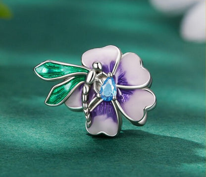 Dragonfly on flower - Charm