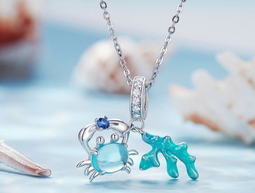 Crab &amp; Seaweed - Charm pendant